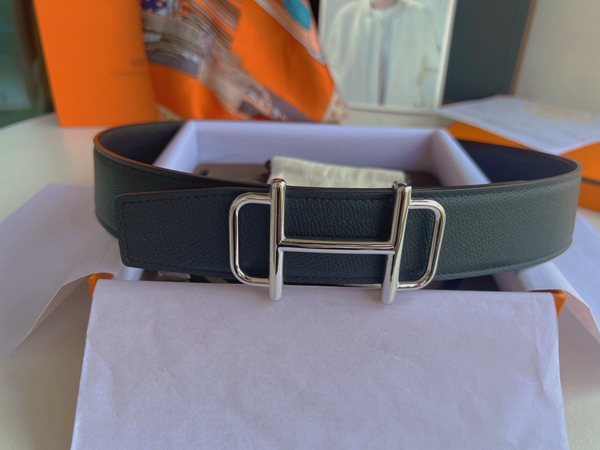 エルメスベルト正面デザイン